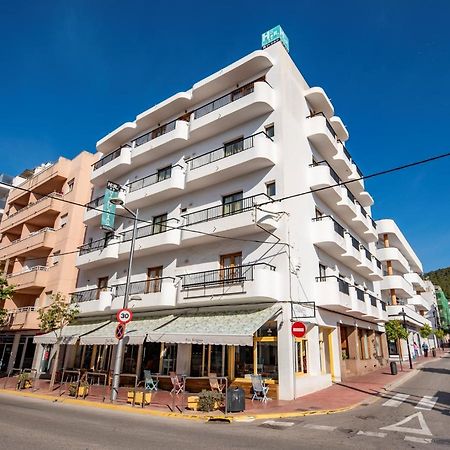 Hostal Y Apartamentos Santa Eulalia Santa Eularia des Riu Eksteriør billede
