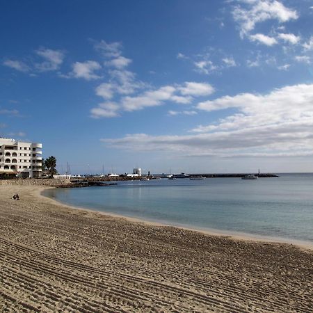Hostal Y Apartamentos Santa Eulalia Santa Eularia des Riu Eksteriør billede