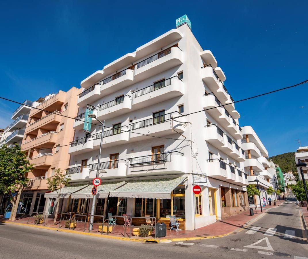 Hostal Y Apartamentos Santa Eulalia Santa Eularia des Riu Eksteriør billede
