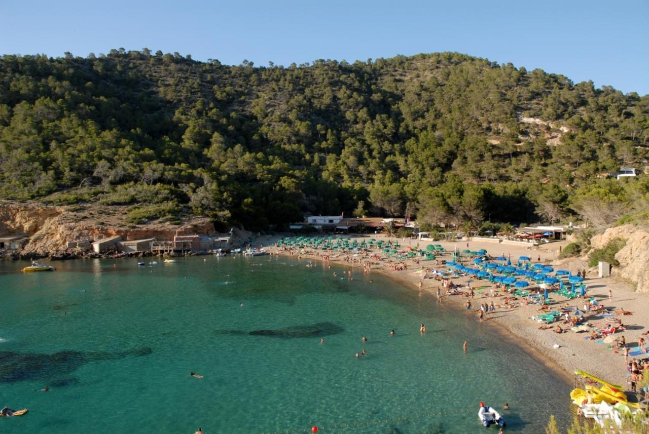 Hostal Y Apartamentos Santa Eulalia Santa Eularia des Riu Eksteriør billede