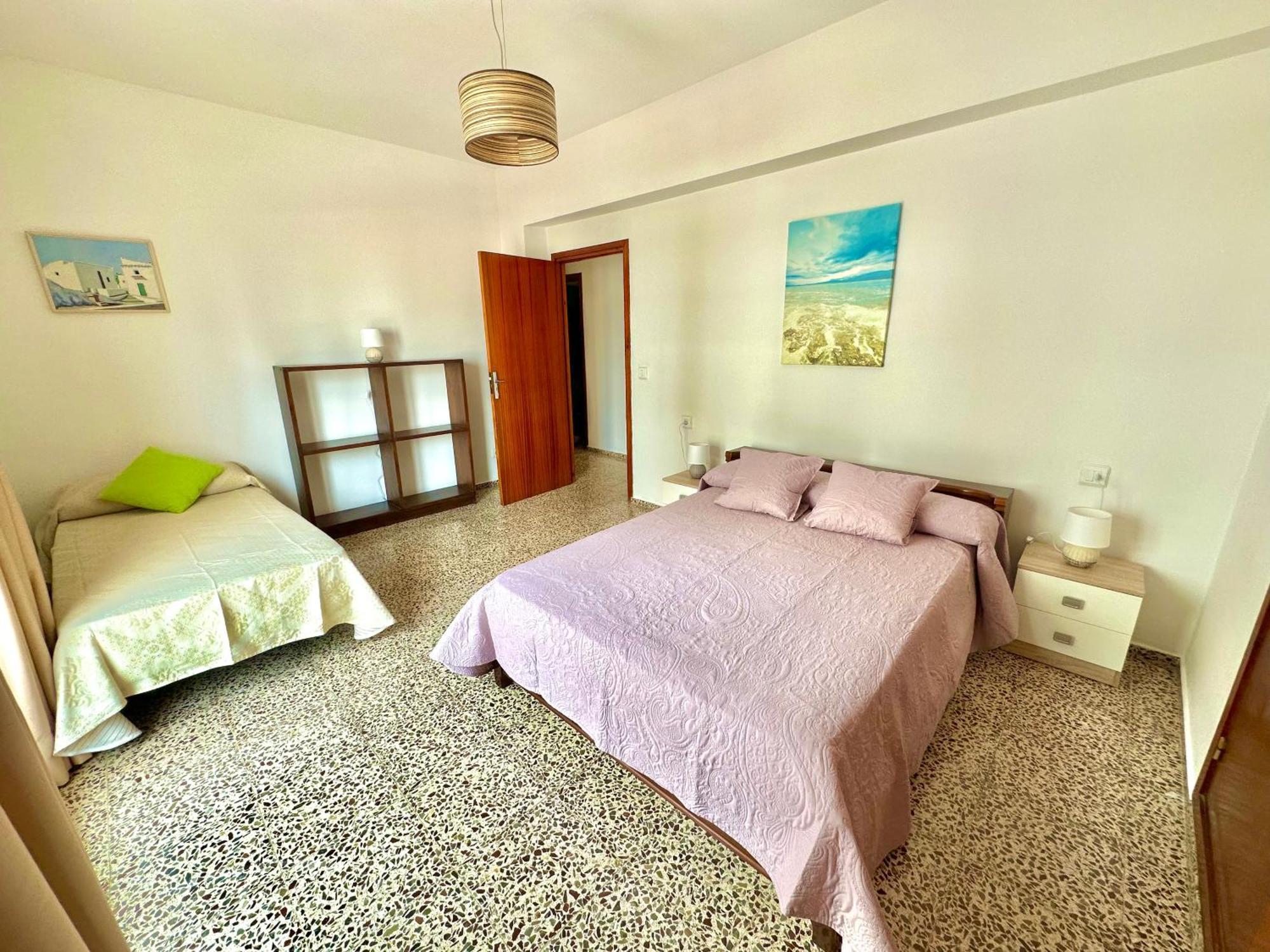 Hostal Y Apartamentos Santa Eulalia Santa Eularia des Riu Eksteriør billede