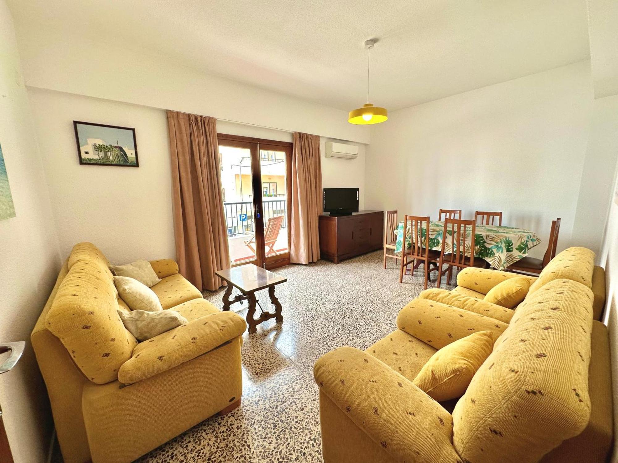 Hostal Y Apartamentos Santa Eulalia Santa Eularia des Riu Eksteriør billede